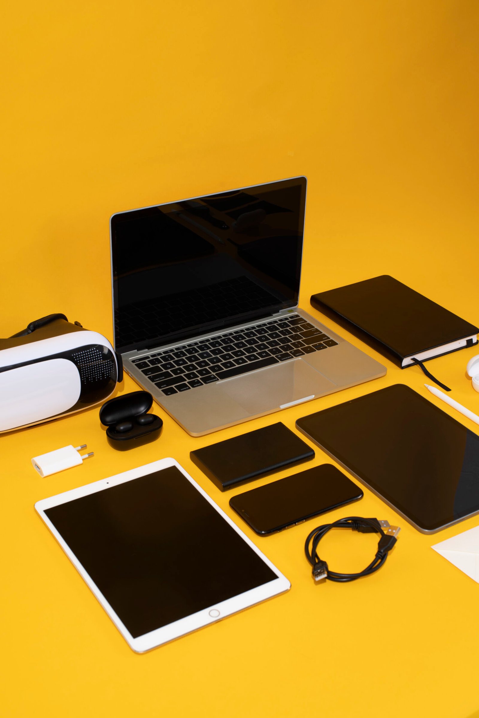 modern-stationary-collection-arrangement (3)